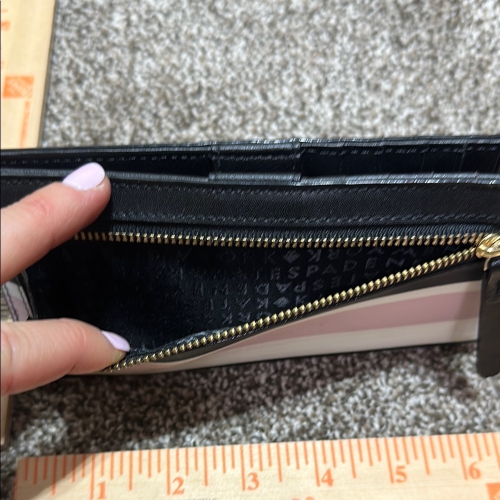Kate Spade New York Wallet Groove Street Stacy stripe leather continental. - Picture 4 of 7